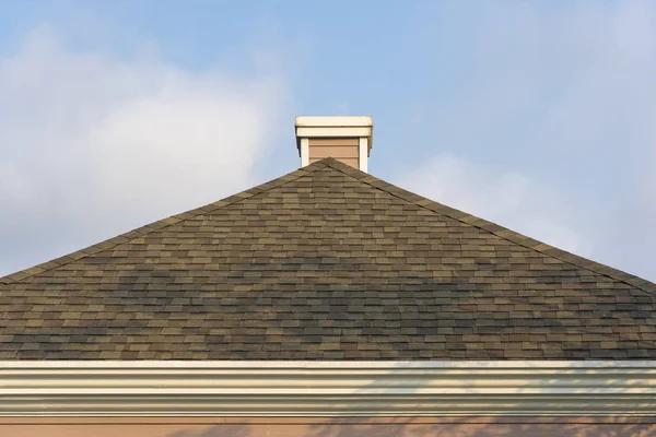 Choosing Energy-Efficient Roofing for Your Tampa Installation