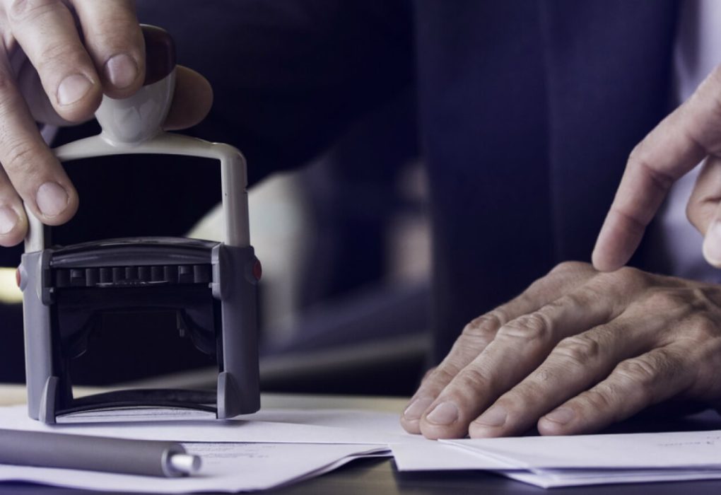 Handle Supplier Agreements Through Mobile Notary Professionals for Commercial Transactions