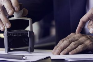 Handle Supplier Agreements Through Mobile Notary Professionals for Commercial Transactions