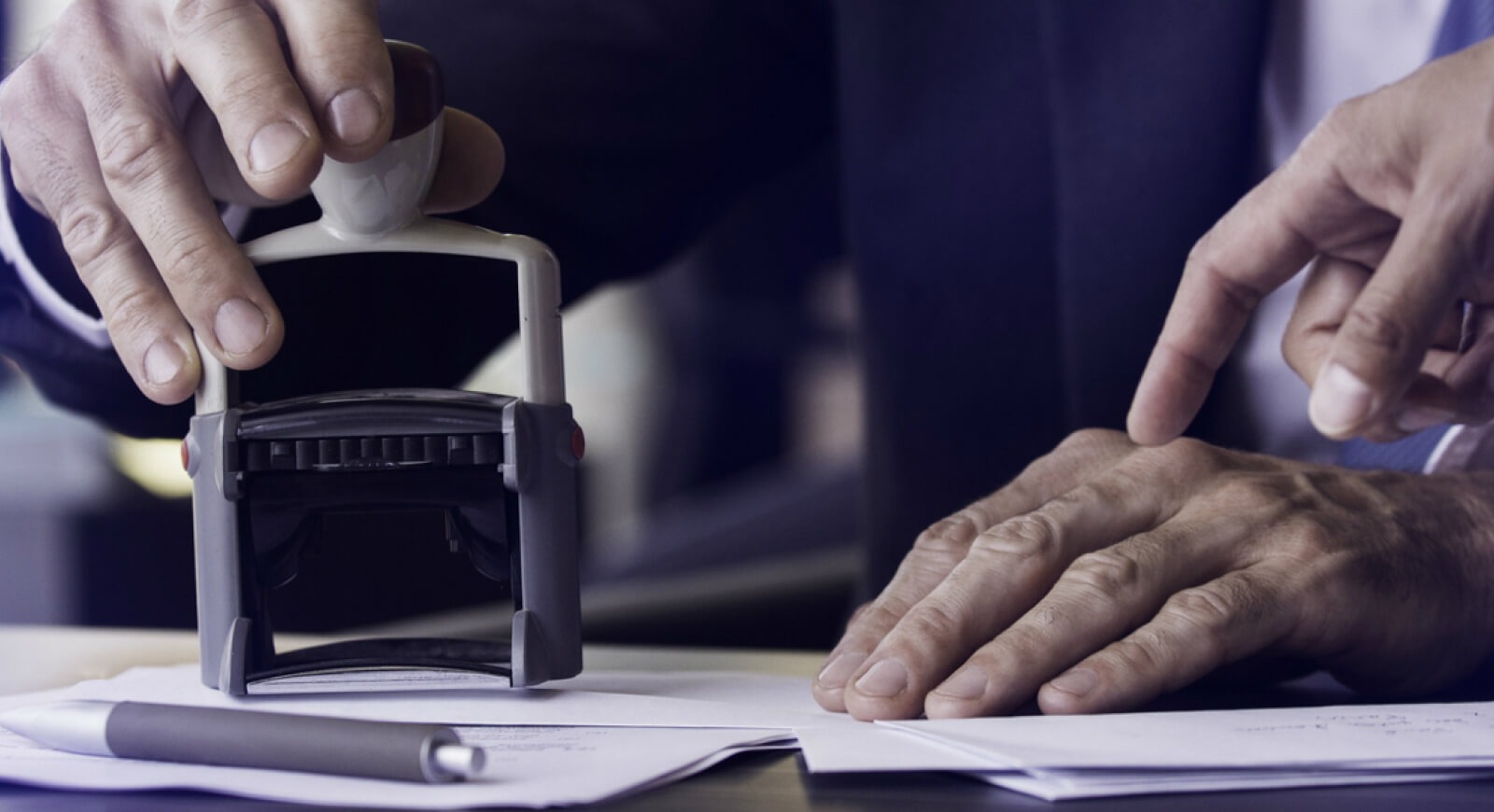 Handle Supplier Agreements Through Mobile Notary Professionals for Commercial Transactions